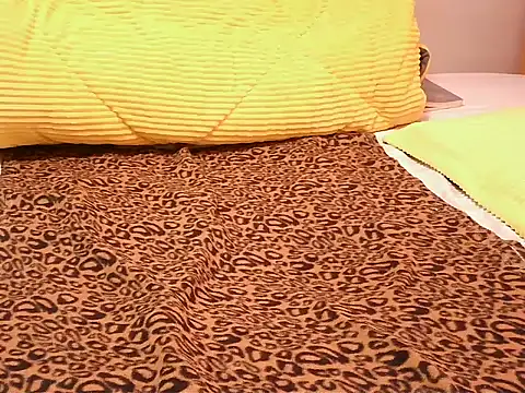 cindy mia online show from 10/31/25, 11:00