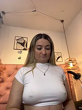 Snapshot of antonella87 chatting on 02/03/26, 10:48 antonella87 online show from 02/03/26, 10:48