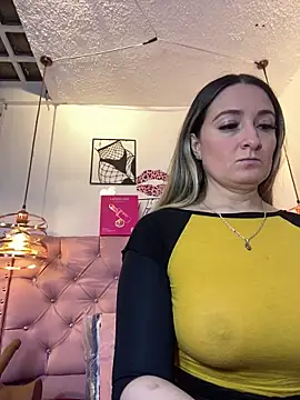 Snapshot of antonella87 chatting on 06/29/26, 10:10 antonella87 online show from 06/29/26, 10:10