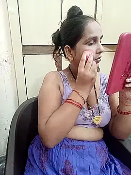 Snapshot of reemacouple007 chatting on 09/15/25, 04:56 reemacouple007 online show from 09/15/25, 04:56