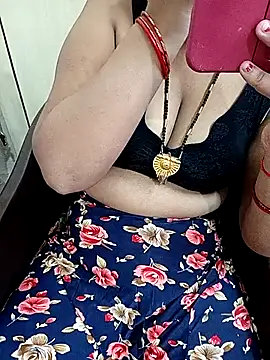 Snapshot of reemacouple007 chatting on 09/19/25, 07:10 reemacouple007 online show from 09/19/25, 07:10