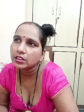 Snapshot of reemacouple007 chatting on 09/22/25, 05:31 reemacouple007 online show from 09/22/25, 05:31