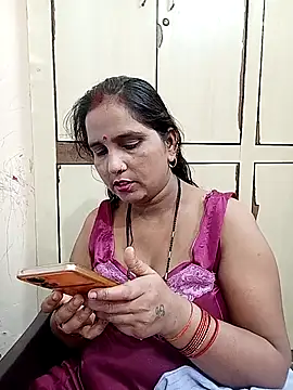 Snapshot of reemacouple007 chatting on 10/04/25, 10:13 reemacouple007 online show from 10/04/25, 10:13