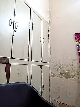 Snapshot of reemacouple007 chatting on 10/15/25, 08:14 reemacouple007 online show from 10/15/25, 08:14