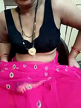 Snapshot of reemacouple007 chatting on 10/20/25, 05:52 reemacouple007 online show from 10/20/25, 05:52