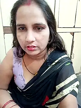 Snapshot of reemacouple007 chatting on 10/21/25, 06:03 reemacouple007 online show from 10/21/25, 06:03