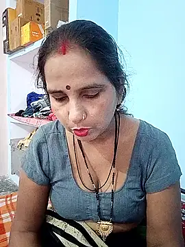 Snapshot of reemacouple007 chatting on 10/27/25, 05:33 reemacouple007 online show from 10/27/25, 05:33