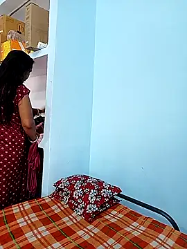 Snapshot of reemacouple007 chatting on 10/29/25, 07:21 reemacouple007 online show from 10/29/25, 07:21