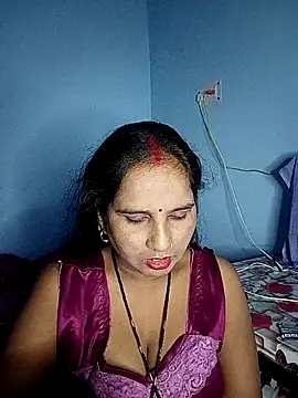 Snapshot of reemacouple007 chatting on 11/04/25, 07:02 reemacouple007 online show from 11/04/25, 07:02