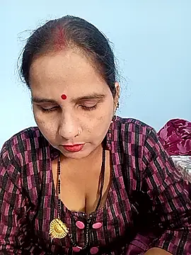 Snapshot of reemacouple007 chatting on 11/11/25, 08:58 reemacouple007 online show from 11/11/25, 08:58