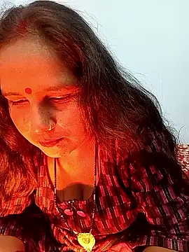 Snapshot of reemacouple007 chatting on 12/17/25, 05:24 reemacouple007 online show from 12/17/25, 05:24