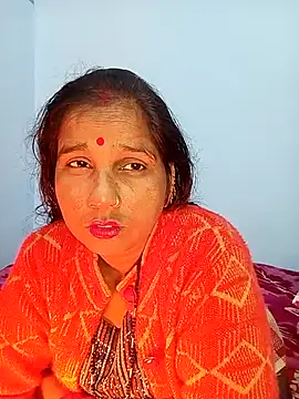 Snapshot of reemacouple007 chatting on 12/18/25, 07:42 reemacouple007 online show from 12/18/25, 07:42