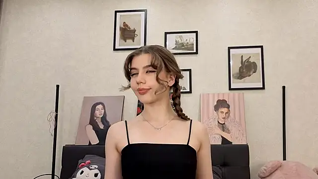 Snapshot of dolly_ll chatting on 07/01/26, 01:24 dolly ll online show from 07/01/26, 01:24