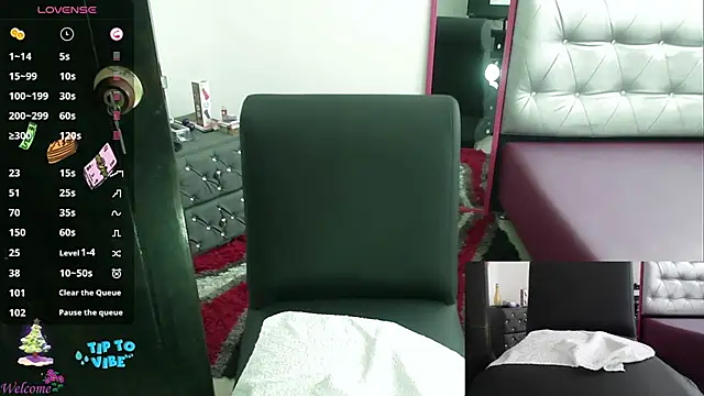 Snapshot of ViickySexy chatting on 12/03/24, 07:44 ViickySexy online show from 12/03/24, 07:44