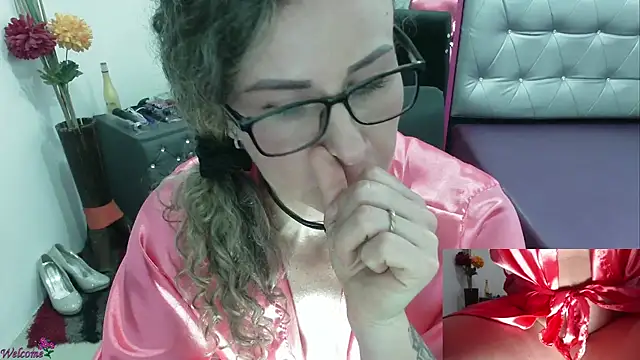 Snapshot of ViickySexy chatting on 01/31/25, 10:52 ViickySexy online show from 01/31/25, 10:52