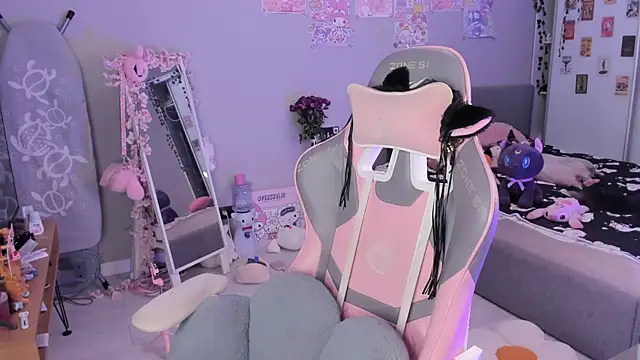 Snapshot of Aliceblush chatting on 12/14/24, 02:42 Aliceblush online show from 12/14/24, 02:42