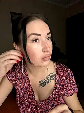 Roxana Bell online show from 10/03/25, 01:19