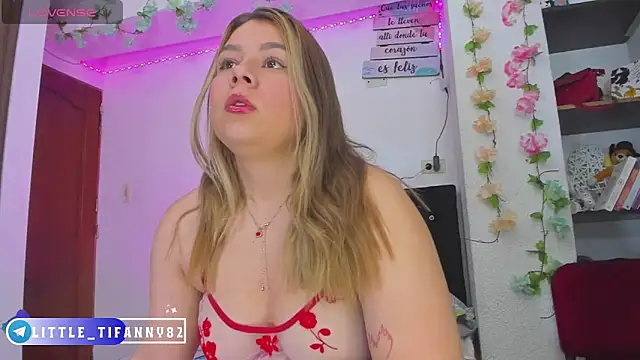 little tifanny82 online show from 03/18/25, 11:30
