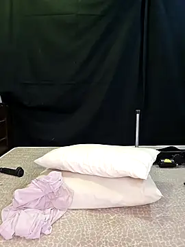 Snapshot of Blossam_07 chatting on 12/13/24, 04:27 Blossam 07 online show from 12/13/24, 04:27