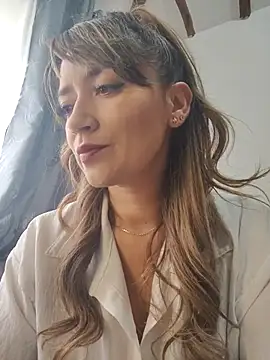 tata laima   online show from 01/16/26, 04:22