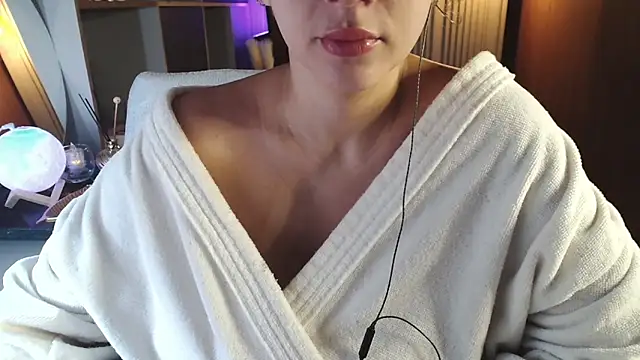 AnnaClaraunica online show from 01/10/25, 10:39