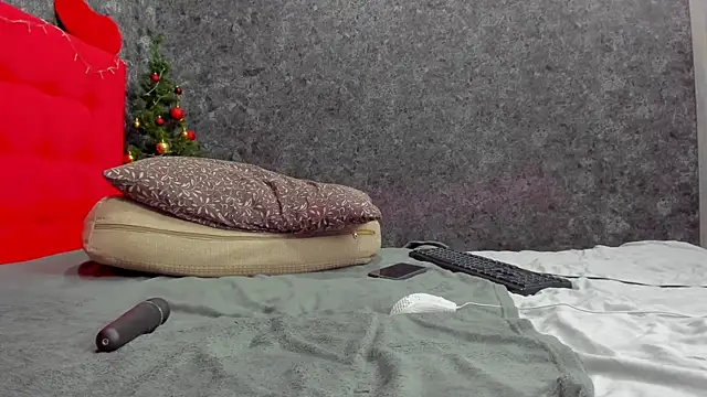 Snapshot of LayaFlow chatting on 12/13/24, 02:38 LayaFlow online show from 12/13/24, 02:38