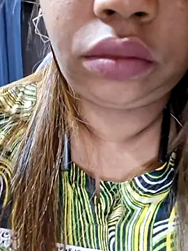 Snapshot of Ravina_patil1 chatting on 11/02/25, 10:12 Ravina patil1 online show from 11/02/25, 10:12