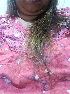 Snapshot of Ravina_patil1 chatting on 11/19/25, 10:10 Ravina patil1 online show from 11/19/25, 10:10