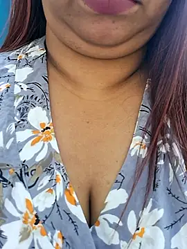 Snapshot of Ravina_patil1 chatting on 02/14/26, 08:33 Ravina patil1 online show from 02/14/26, 08:33