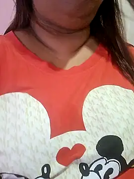 Snapshot of Ravina_patil1 chatting on 07/05/26, 10:00 Ravina patil1 online show from 07/05/26, 10:00