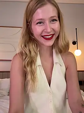 LunaRase online show from 01/16/26, 04:49