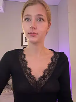 LunaRase online show from 04/07/26, 05:08