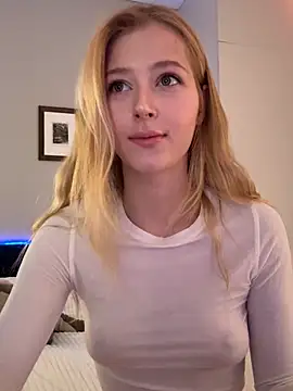 LunaRase online show from 04/11/26, 04:50