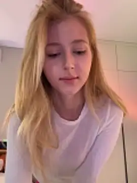 LunaRase online show from 04/14/26, 05:35