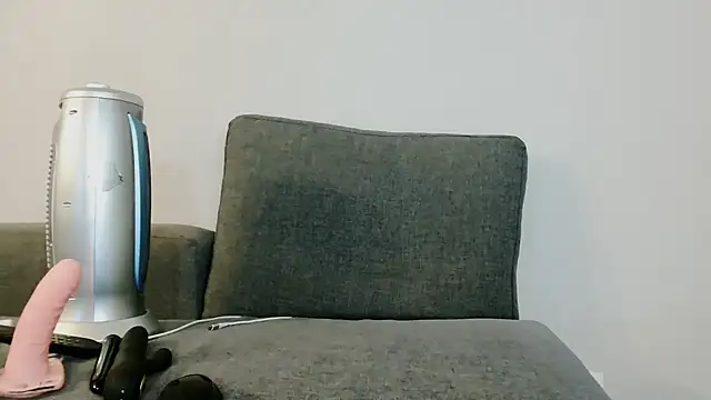 Snapshot of Fit_Yummy chatting on 10/17/25, 06:10 Fit Yummy online show from 10/17/25, 06:10