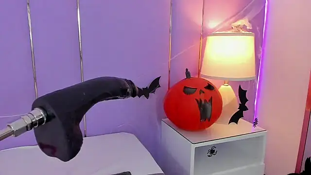 SophyRuiz  online show from 10/31/25, 12:17