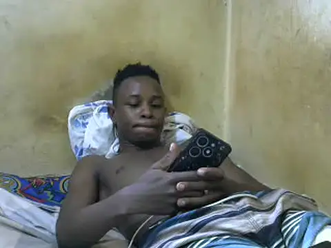 Snapshot of swthairydic chatting on 02/28/25, 11:14 swthairydic online show from 02/28/25, 11:14