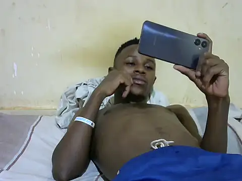 Snapshot of swthairydic chatting on 10/25/25, 03:29 swthairydic online show from 10/25/25, 03:29