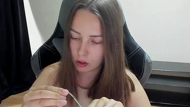 Mia shy1 online show from 06/25/26, 10:09