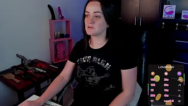 sara goodgirl13 online show from 10/18/25, 10:21