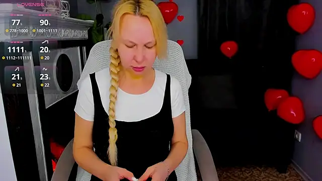 Snapshot of Anny_Jey_ chatting on 02/15/25, 06:01 Anny Jey online show from 02/15/25, 06:01