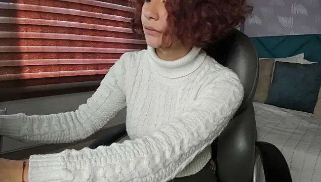 Snapshot of Moony_14 chatting on 01/10/25, 01:09 Moony 14 online show from 01/10/25, 01:09