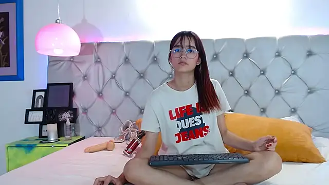 MelodyMansson online show from 01/06/25, 05:27