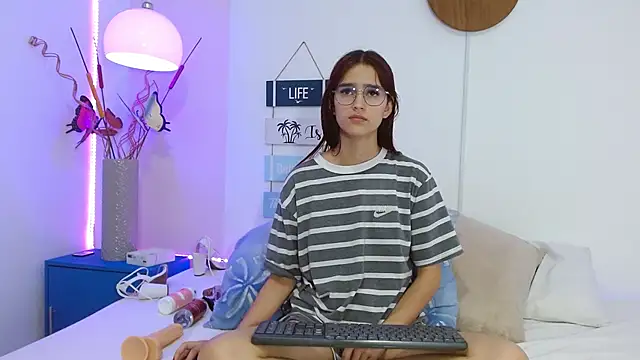 MelodyMansson online show from 01/21/25, 08:21