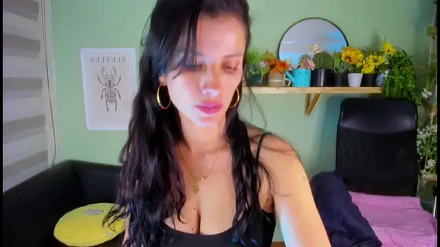 Aliiz 01 online show from 12/24/24, 03:05