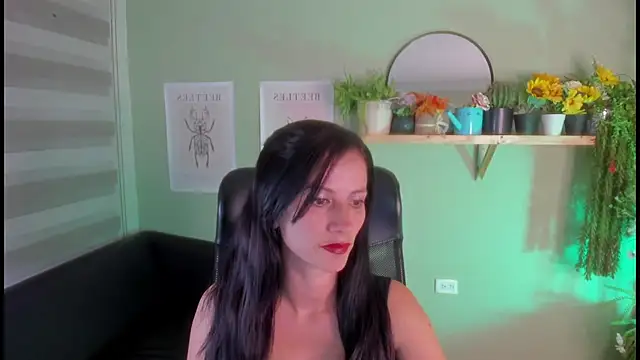 Aliiz 01 online show from 01/24/25, 02:49