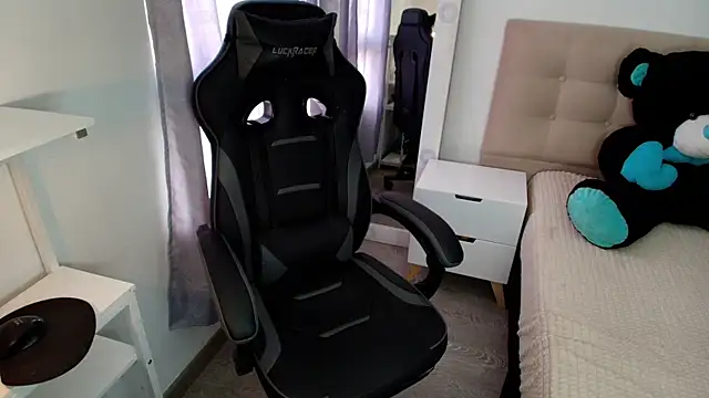 Snapshot of _nickconnor01 chatting on 12/11/24, 07:14 nickconnor01 online show from 12/11/24, 07:14