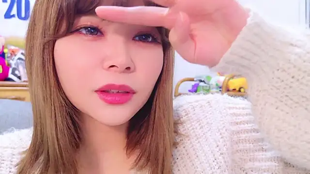 Megu Melon online show from 12/18/24, 12:29