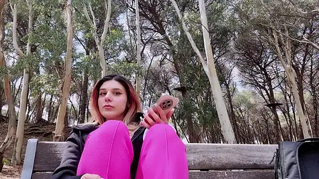 Snapshot of LeylaRosse chatting on 03/20/25, 11:05 LeylaRosse online show from 03/20/25, 11:05