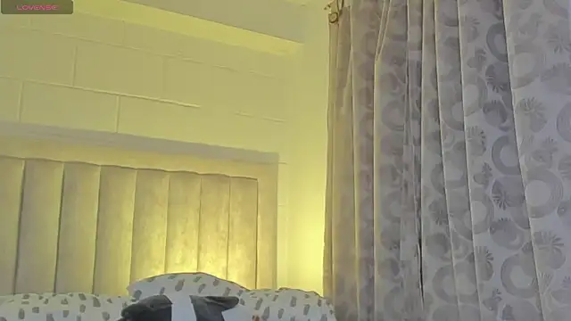 JulianRose 1 online show from 02/02/25, 11:40